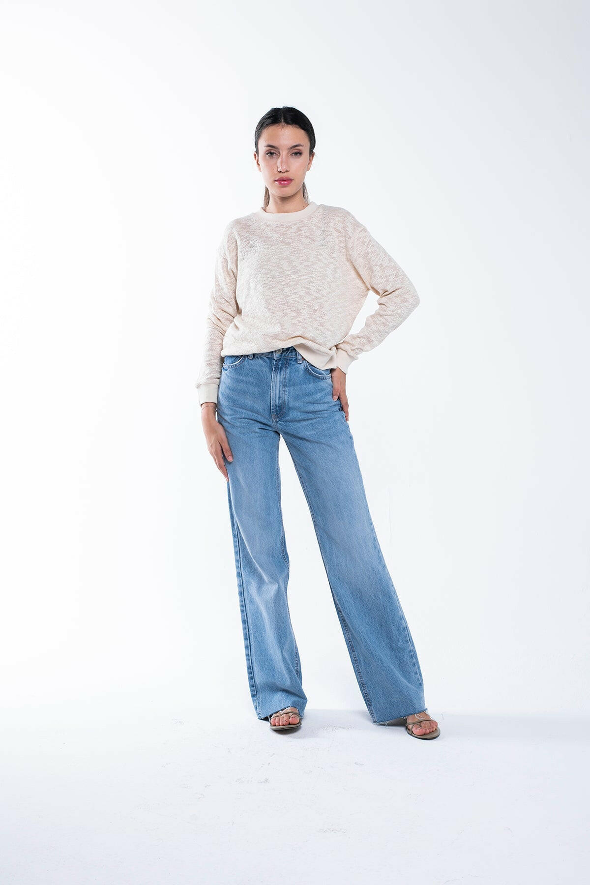 Regular fit plain beige pullover sweatshirt made from 100% cotton